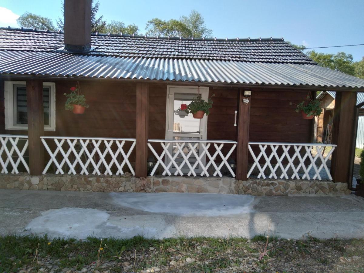 Domek Na Prerii Villa Ustrzyki Dolne Exterior foto